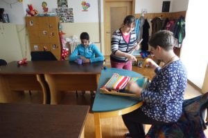 Handarbeit der Eltern und Kinder